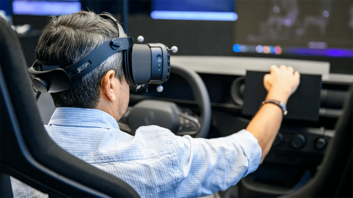 雷诺-XR-汽车-<a class='light-link' href='https://varjo.com/' target='_blank'>Varjo</a>-台架-vison pro-虚拟评审设计-5.png 雷诺-XR-汽车-<a class='light-link' href='https://varjo.com/' target='_blank'>Varjo</a>-台架-vison pro-虚拟评审设计-5.png