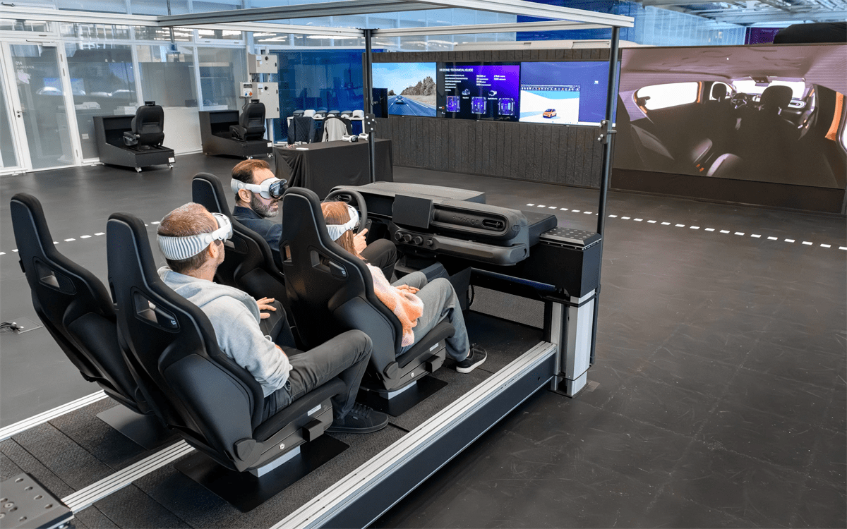 雷诺-XR-汽车-<a class='light-link' href='https://varjo.com/' target='_blank'>Varjo</a>-台架-vison pro-虚拟评审设计-1.png 雷诺-XR-汽车-<a class='light-link' href='https://varjo.com/' target='_blank'>Varjo</a>-台架-vison pro-虚拟评审设计-1.png